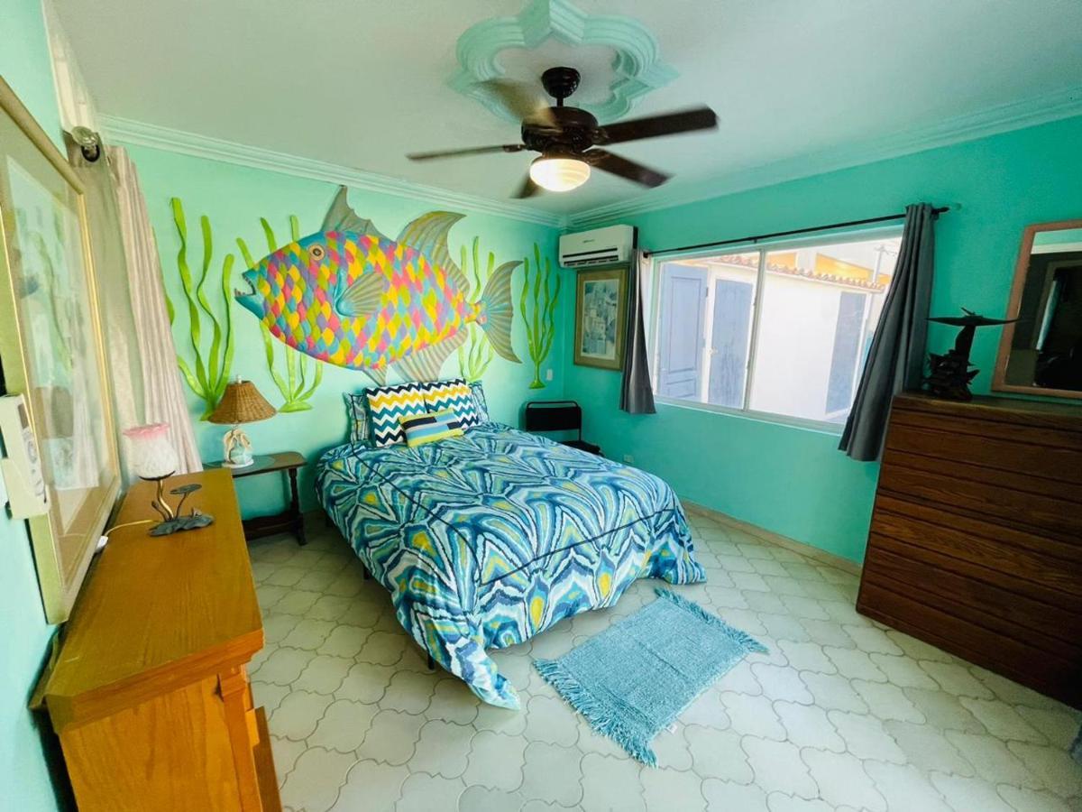 Beachfront Jasibe House Rocky Point Exterior photo